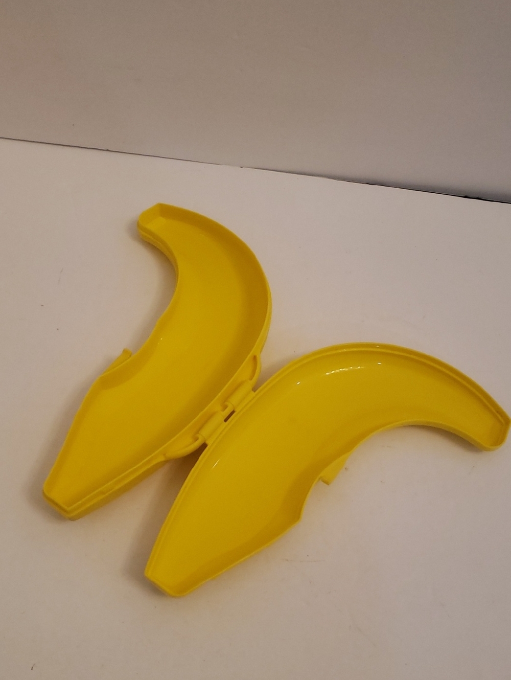 Tupperware Banana Case - Picture 5 of 5